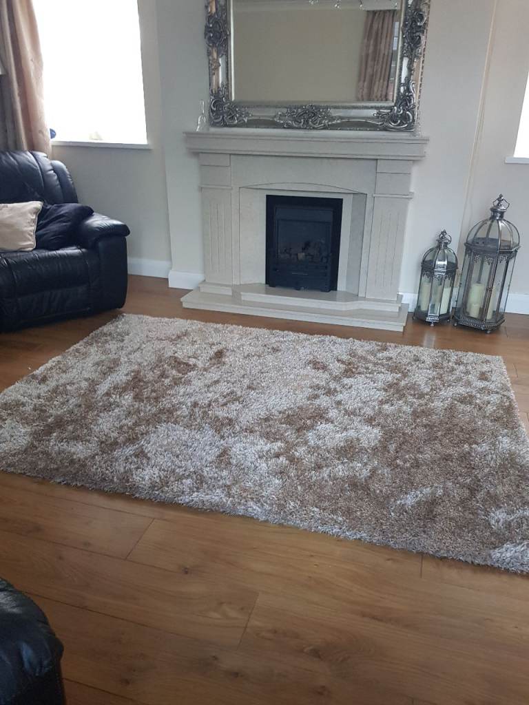 New  very lage rug size 160cm by 230cm