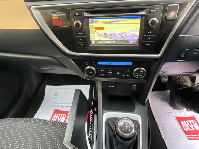 2013 Toyota Auris 1.6 V-Matic Icon 5dr HATCHBACK Petrol Manual