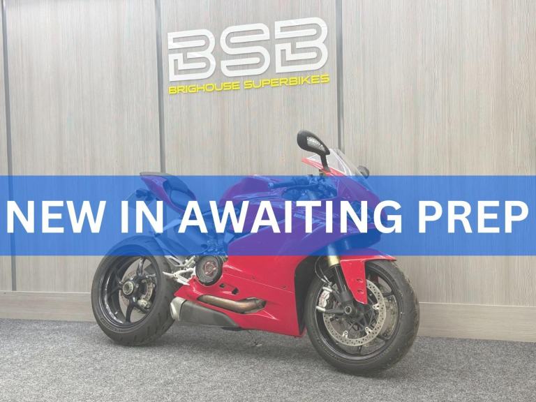 2016 16 Ducati 1299 Panigale V Twin - LOW MILES - FRESH SERVICE