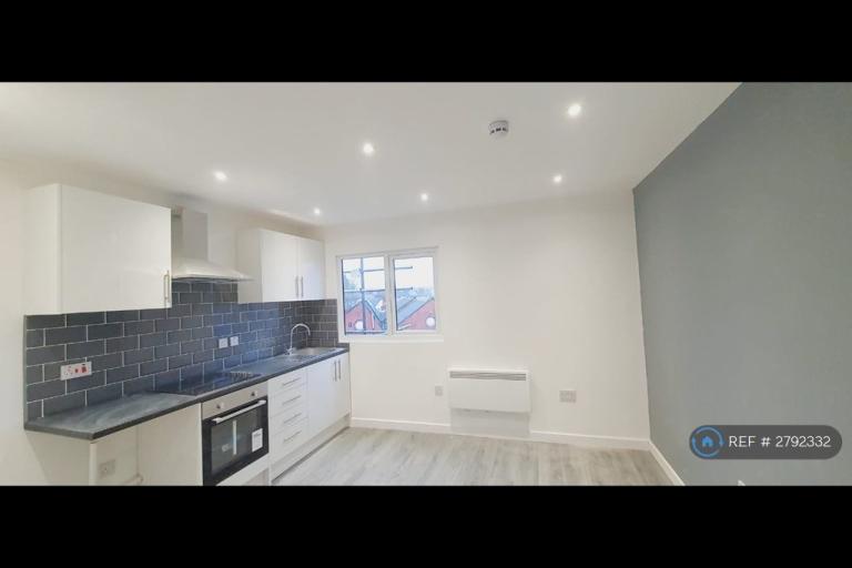 1 bedroom flat in Aston Road, Nuneaton, CV11 (1 bed) (#2792332)
