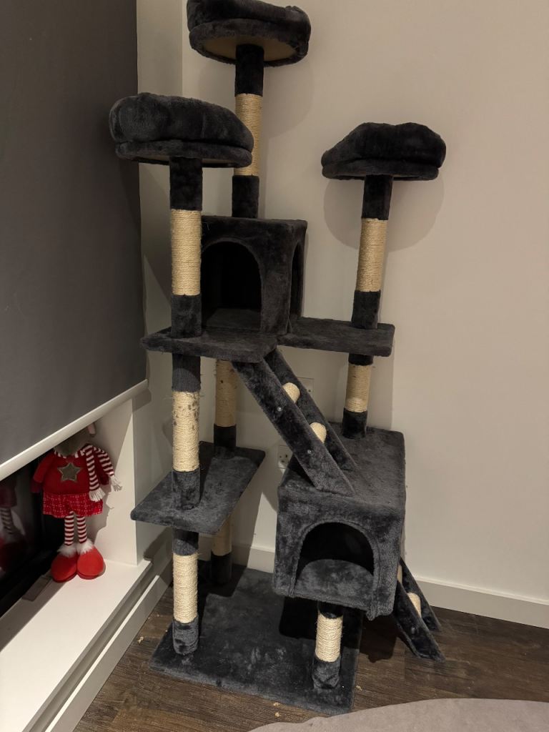 CAT TREE