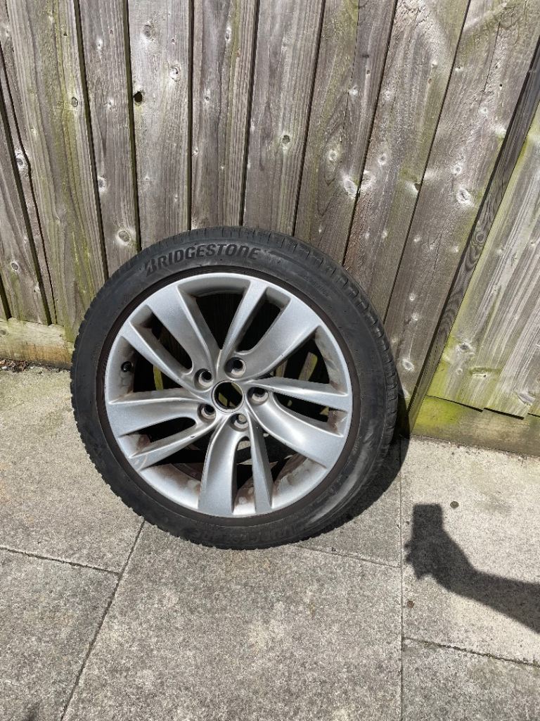 Vauxhall insignia 18” alloy wheel.