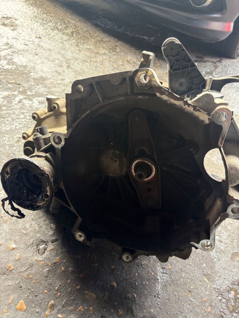 2011. VW. Polo. 1.4. Petrol. 5. Speed. Manual. Gearbox 
