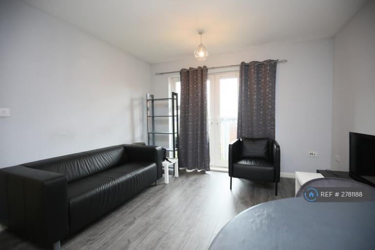 2 bedroom flat in Bodiam Hall, Coventry, CV1 (2 bed) (#2781188)