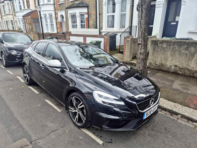 LOVELY ULEZ FREE VOLVO V40 R DESIGN PRO 2018 18, 5 DOOR HATCHBACK MANUAL, 1 YEARS MOT, £5495