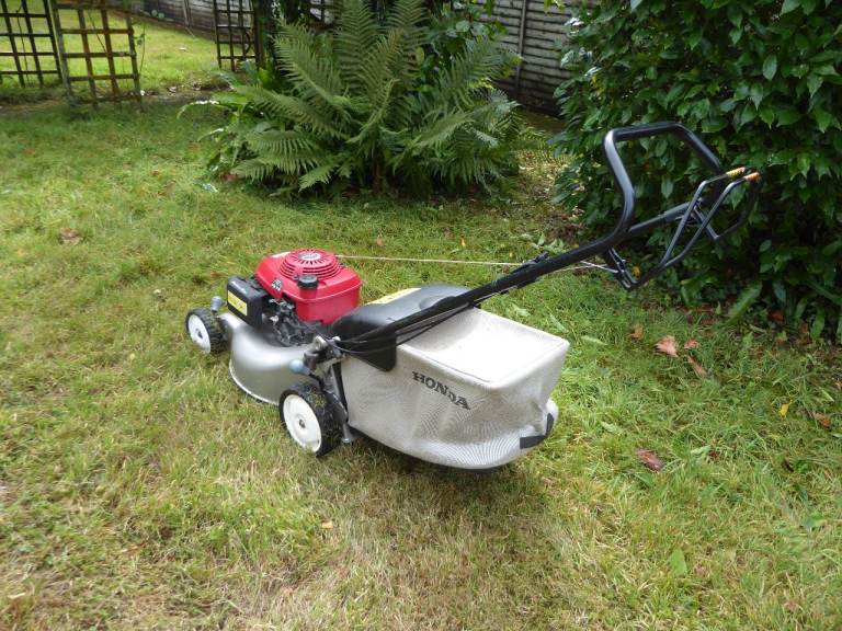 Honda Izy 18" self propelled Mower