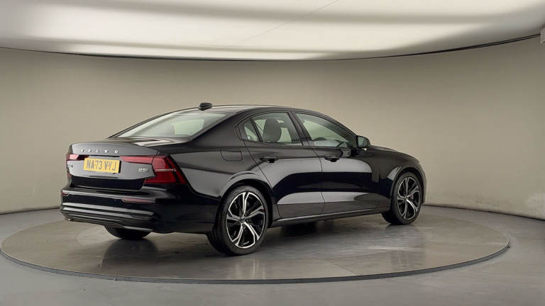 2023 Volvo S60 Plus Dark B5 (250 hp) Saloon Petrol/Electric Hybrid Automatic