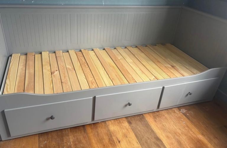 Ikea Hamnes Day bed