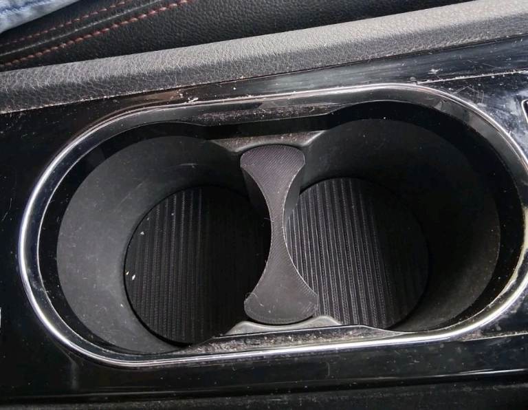 Ford Mondeo MK4 (Pre-facelift Only) Cup Holder Divider.