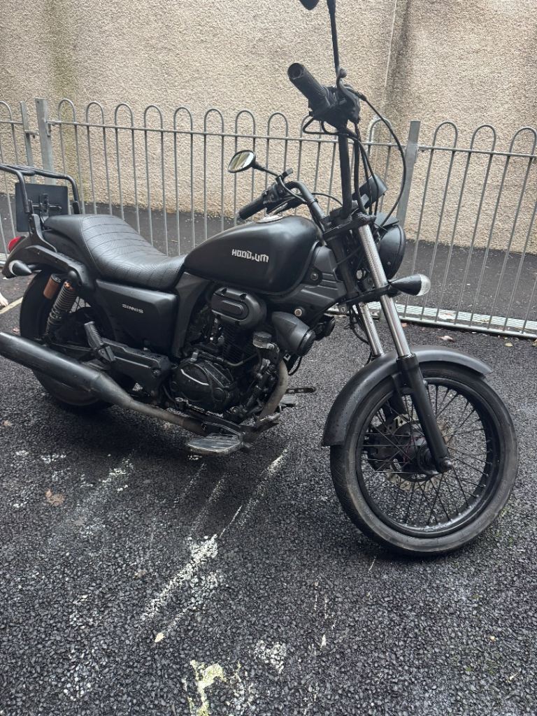 Sinnis, HOODLUM, 2018, 125 (cc)