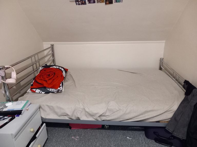2 rooms to rent  in Bromley -Furnished 