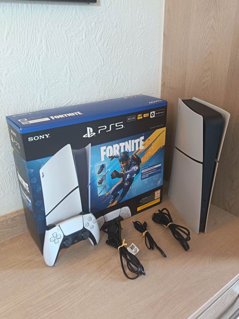 *BARELY USED* Sony PS5 Slim Edition 825GB Digital Console