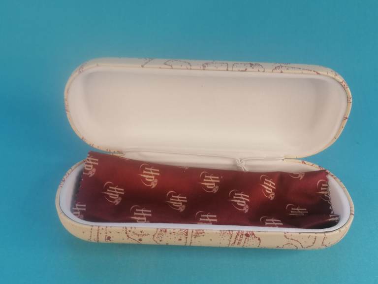 Brand new OFFICIAL HARRY POTTER MARAUDERS MAP HARD GLASSES CASE SUNGLASSES COVER. 