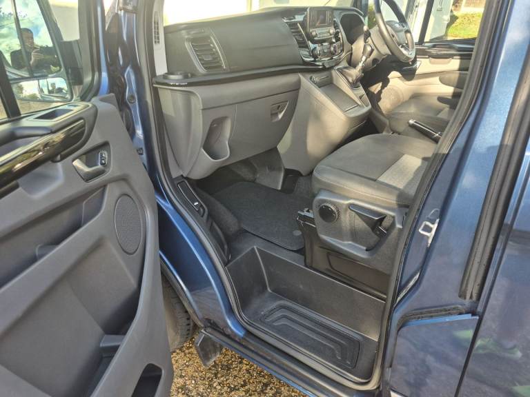 Ford, TOURNEO CUSTOM, MPV, 2018, Manual, 1996 (cc), 4 doors