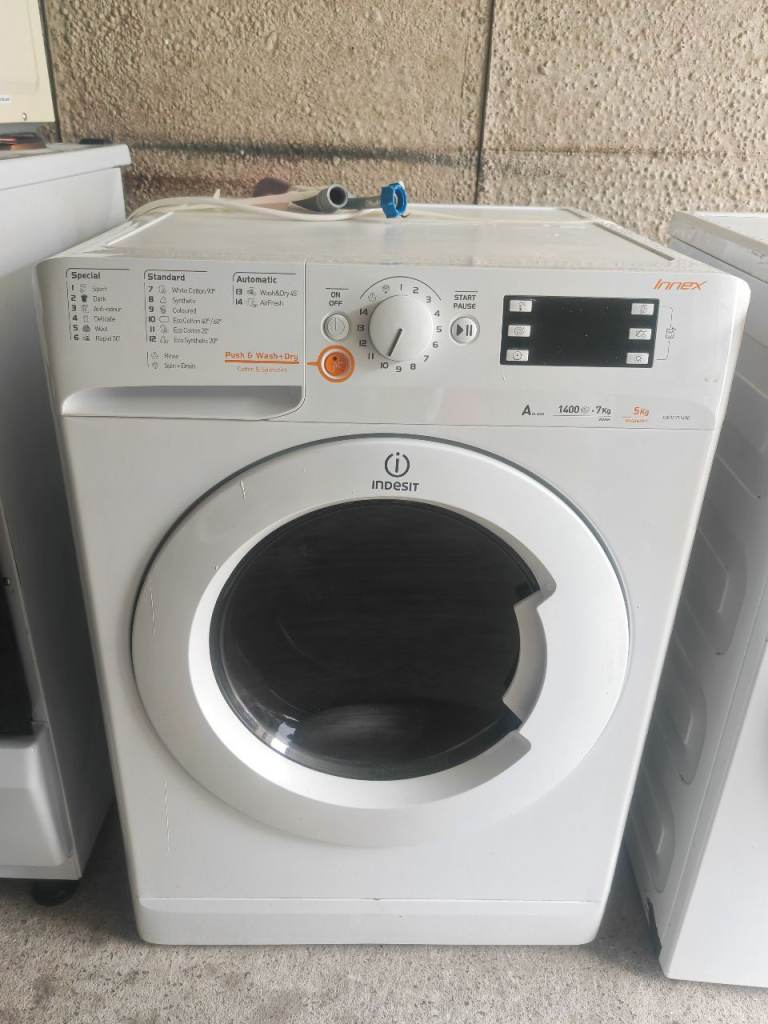 Free delivery 🚚🚚 Indesit washer dryer 