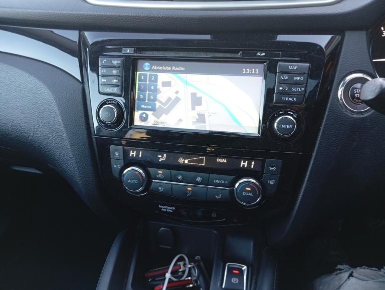 2016 Nissan Qashqai 1.2 DiG-T Tekna [Non-Panoramic] 5dr HATCHBACK Petrol Manual