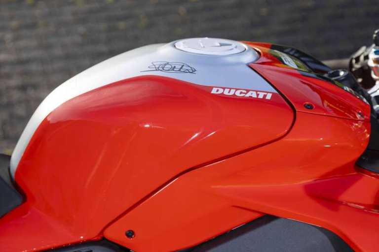  Ducati PANIGALE V4 BAUTISTA WORLD CHAMPIONSHIP REPLICA 11 Manual