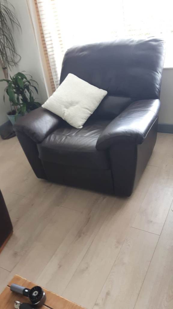 Leather recliner arm chair