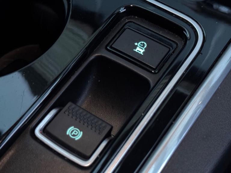 2016 Jaguar XE 2.0d [180] Portfolio 4dr Auto AWD SALOON DIESEL Automatic