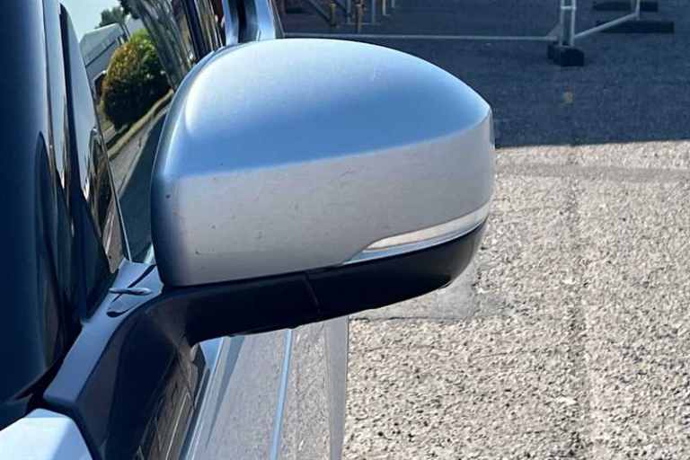 2018 Land Rover Discovery 3.0 TD V6 HSE Luxury SUV 5dr Diesel Auto 4WD Euro 6 (s/s) (258 ps) SUV ...