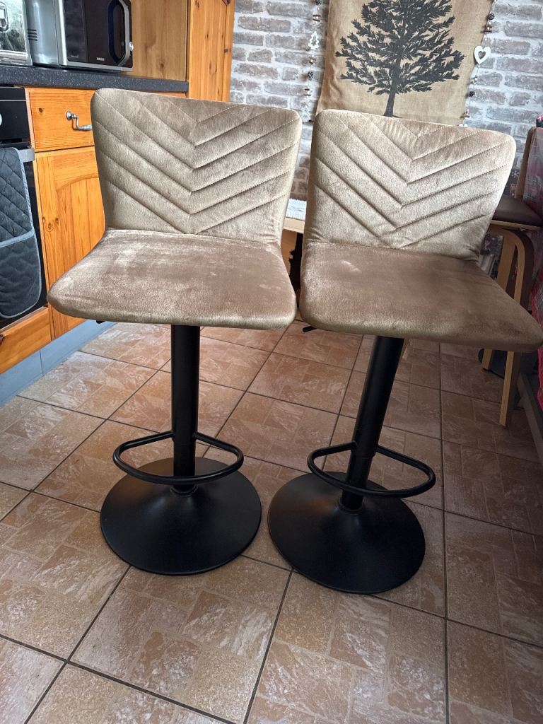 Kitchen bar stools 