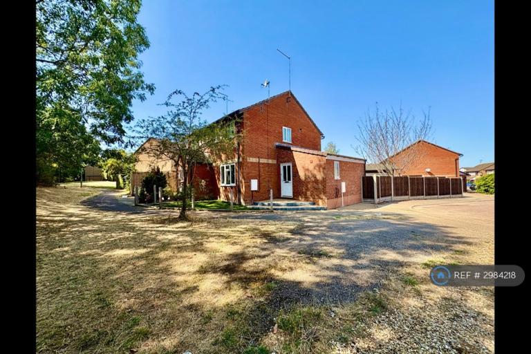 2 bedroom house in Bollinger Close, Northampton, NN5 (2 bed) (#2984218)