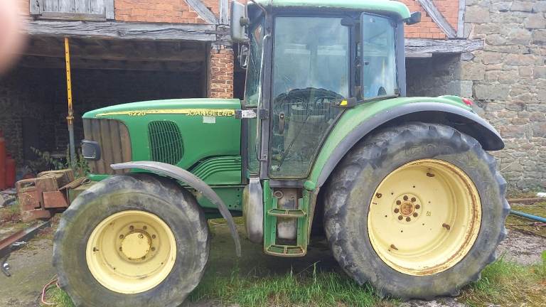 Selling our lovely 2004 john deere 6220 fully serviced £7,000 no offers