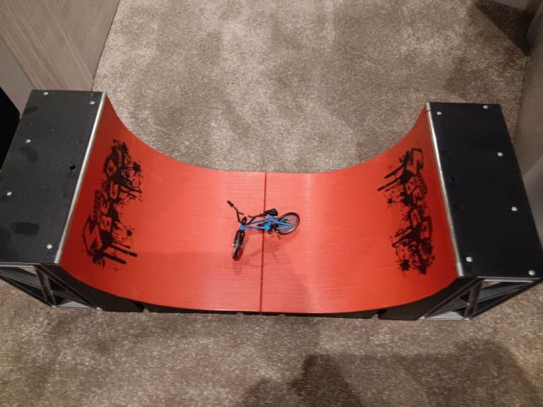 Smyths BMX half pipe ramp