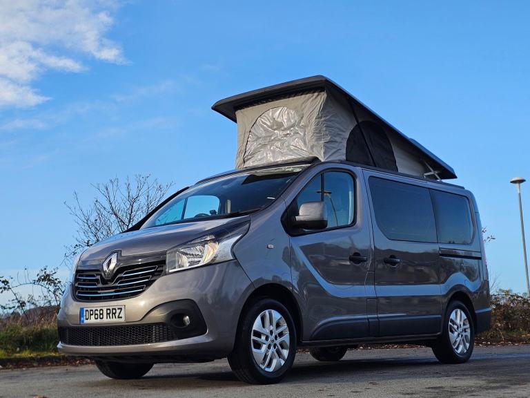 RENAULT TRAFIC 1.6 DCi SPORT LEISURE DRIVE FACTORY CONVERSION CAMPERVAN 2018 