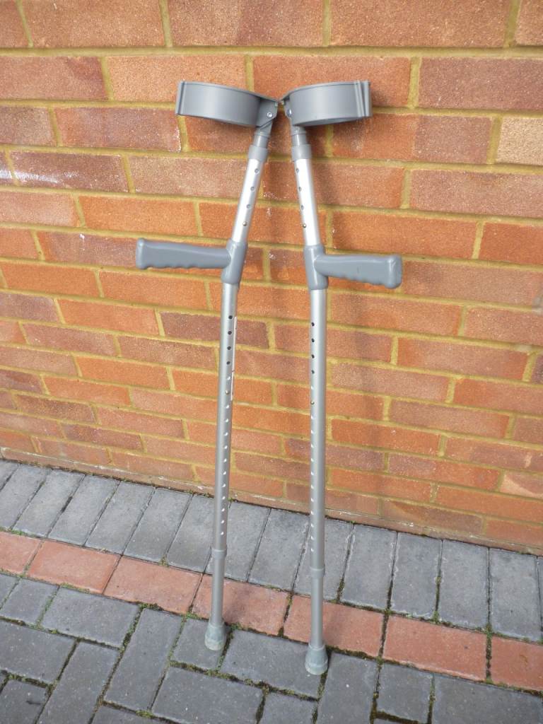 Very beautiful quality excellent perfect fully adjustable pair of elbow crutches, only £19,pair..