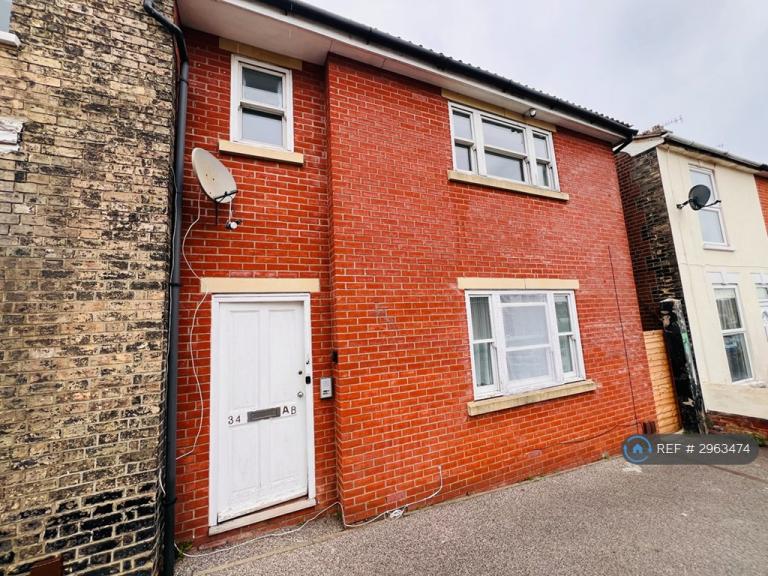 2 bedroom flat in Croft St, Ipswich, IP2 (2 bed) (#2963474)