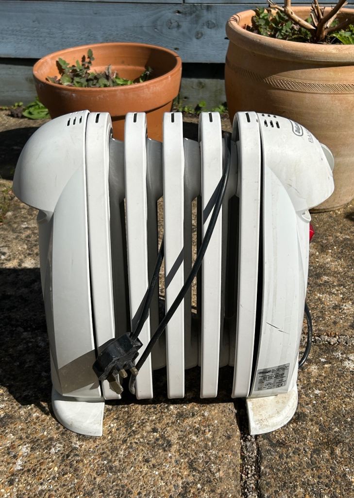 Small electric radiator