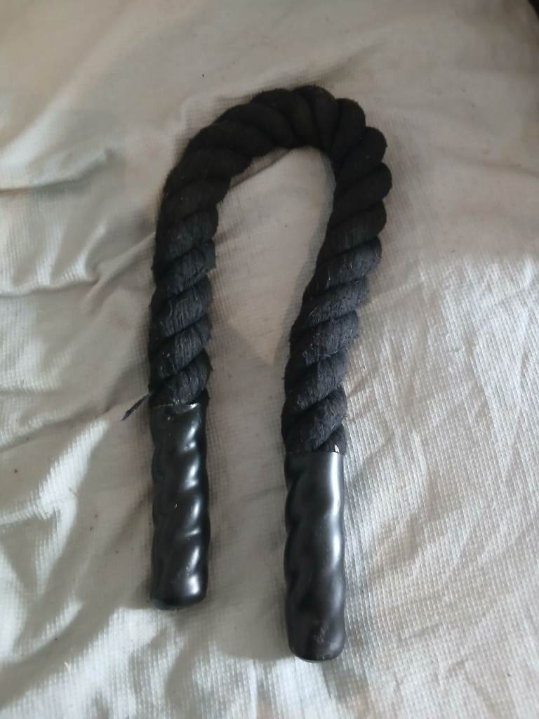 Black Heavy Duty Pull Up Rope – Good Condition
