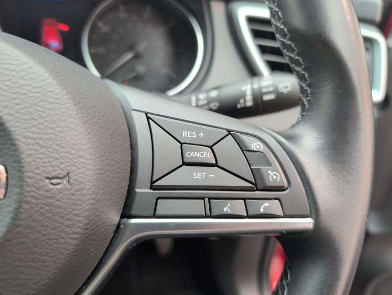 2020 Nissan Qashqai 1.3 DIG-T Acenta Premium SUV 5dr Petrol Manual Euro 6 (s/s) (140 ps) - ALLO H...