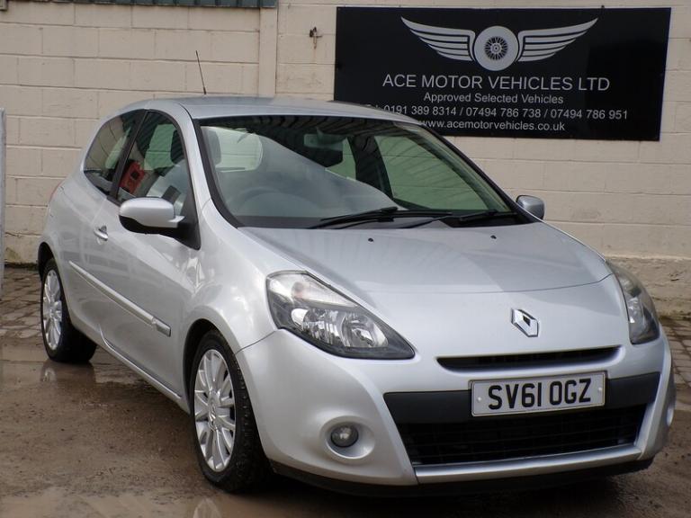  Renault Clio Dynamique TomTom Hatchback Petrol Manual