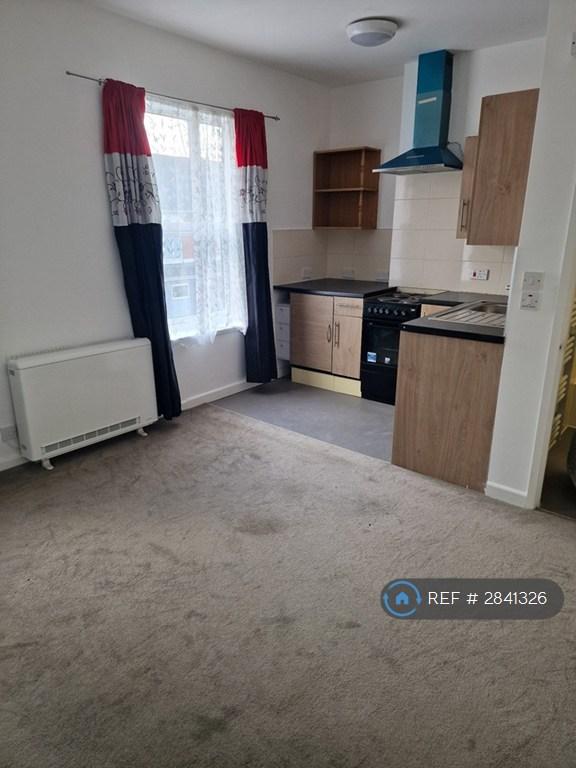 2 bedroom flat in Owen Road, Wolverhampton, WV3 (2 bed) (#2841326)