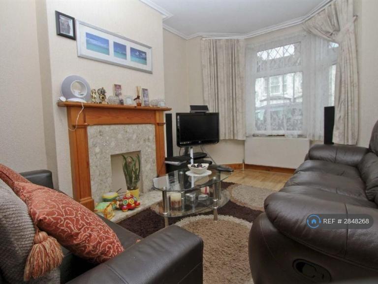 2 bedroom house in Priory Park Road, Wembley, HA0 (2 bed) (#2848268)