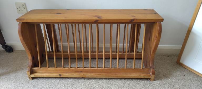 Solid Pine Spindle plate rack
