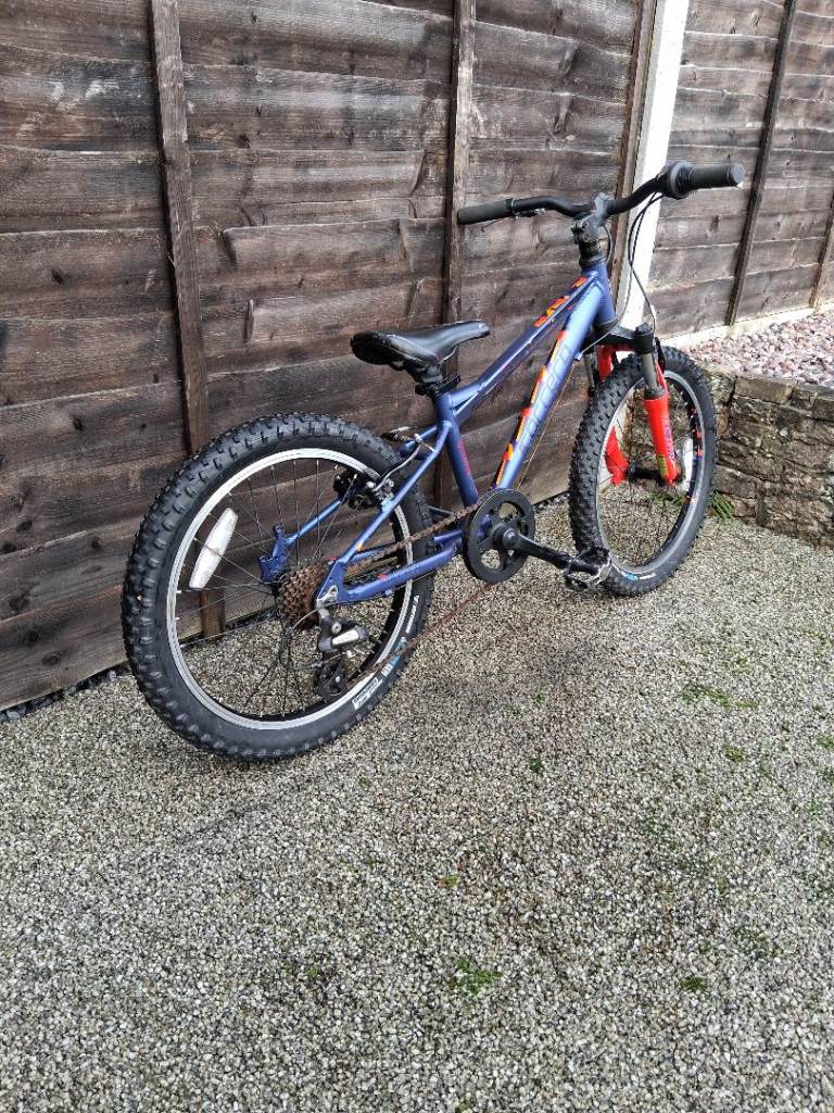 Kids Carrera Blast 20 Inch Wheel Mini Mountain Bike 