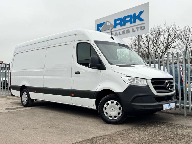 2023 Mercedes-Benz Sprinter 3.5t H2 Premium Van PANEL VAN DIESEL Manual