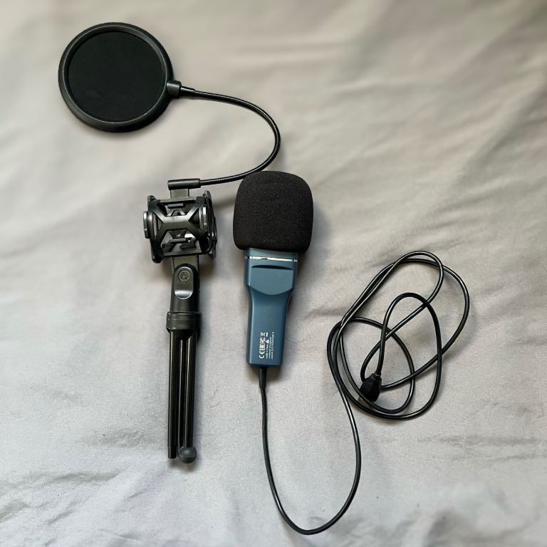 TONOR USB Microphone with Pop Filter and Tripod Stand – Good Condition