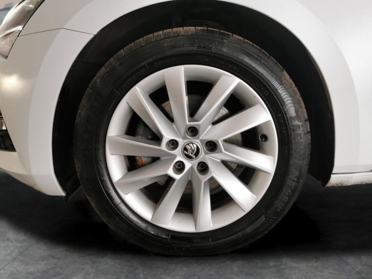 2021 Skoda Superb 1.5 TSI ACT SE Technology Hatchback 5dr Petrol DSG Euro 6 (s/s) (150 ps) -  Hat...