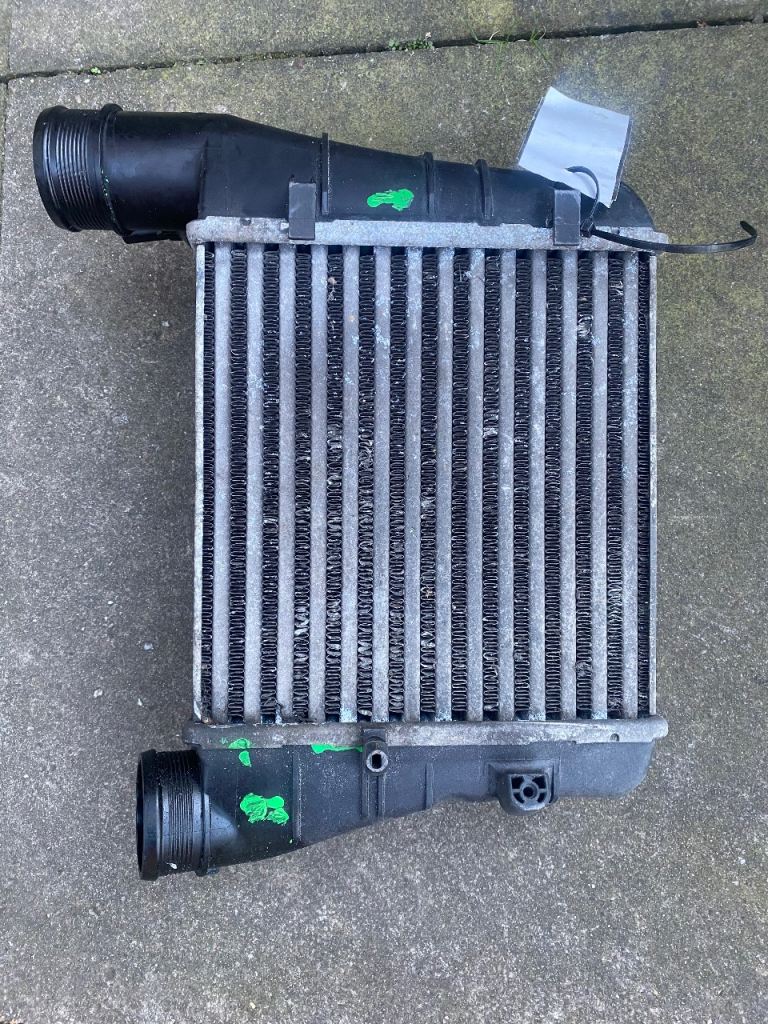 Audi A4 B7 / SEAT Exeo Intercooler 8E0145805AA Genuine OEM Modine