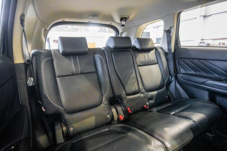 2017 Mitsubishi Outlander 2.0h 12kWh 4h SUV 5dr Petrol Plug-in Hybrid CVT 4WD Euro 6 (s/s) (200 p...