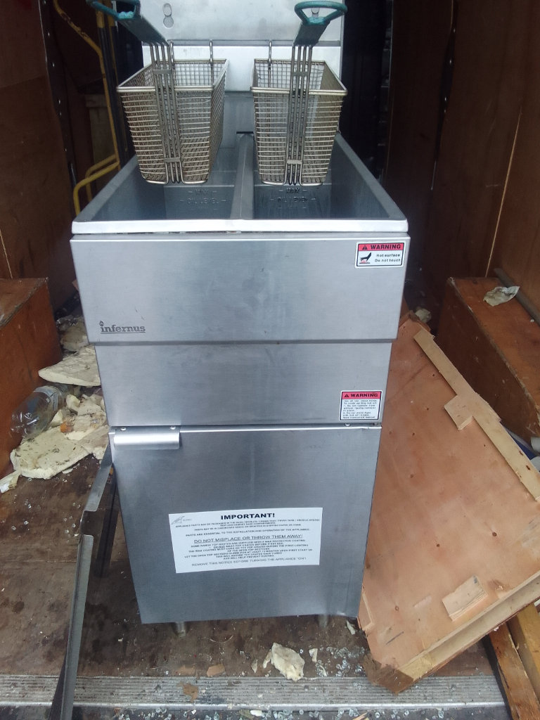 Commercial catering equipment gas fryers restaurant kitchen trailer items 
