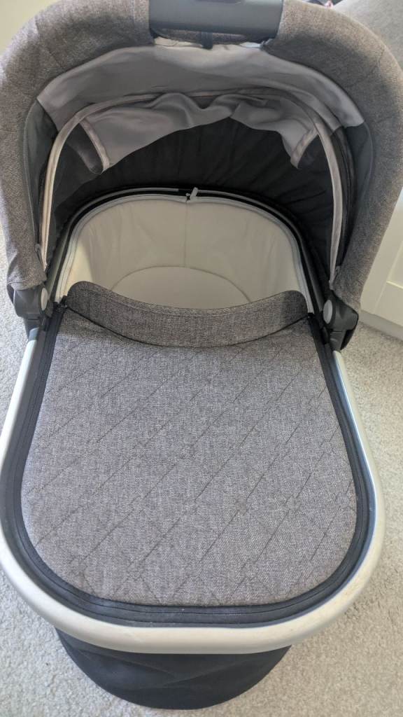 UPPAbaby Carrycot / Bassinet - Grey, Good Condition