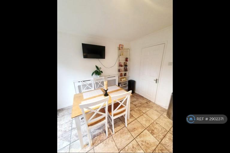 2 bedroom house in Egerton Road North, Manchester, M16 (2 bed) (#2902371)