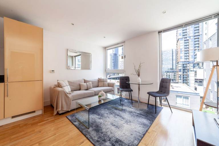 🏙️ MODERN 1-BED W/ LIFT | LONG-TERM | COMPANY LETS WELCOME – CANARY WHARF E14