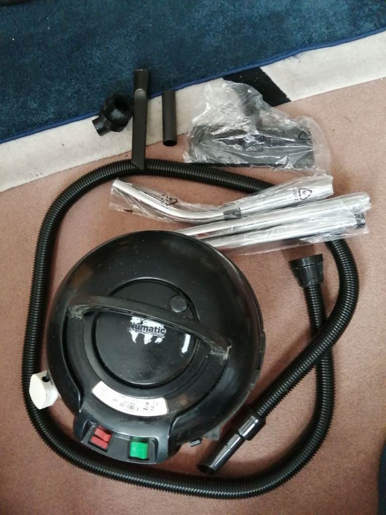 Henry vacuum cleaner. 