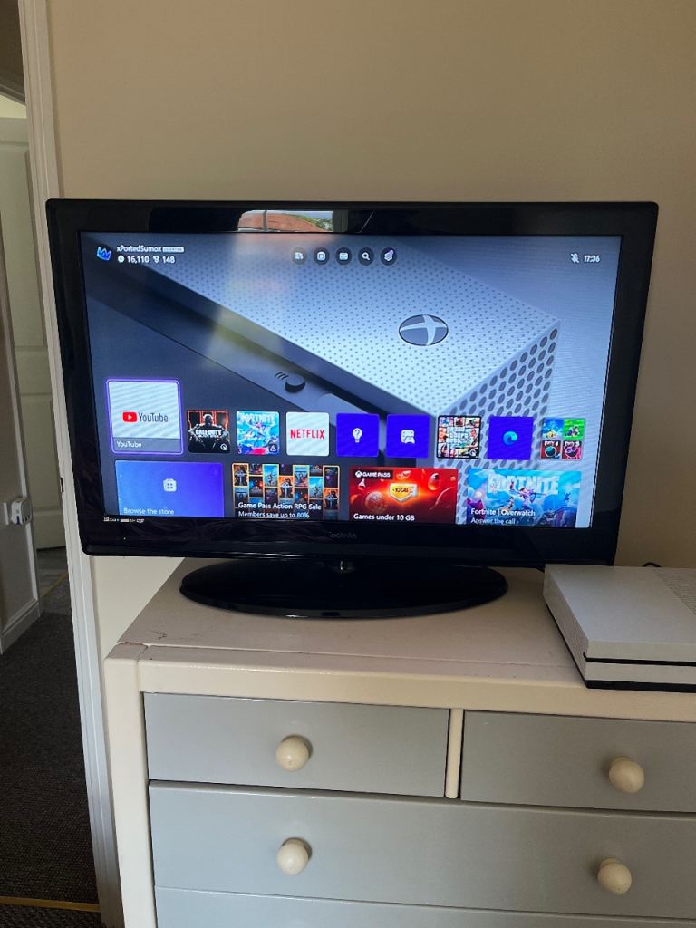 Tecknika 32 Inch TV in Great Shape